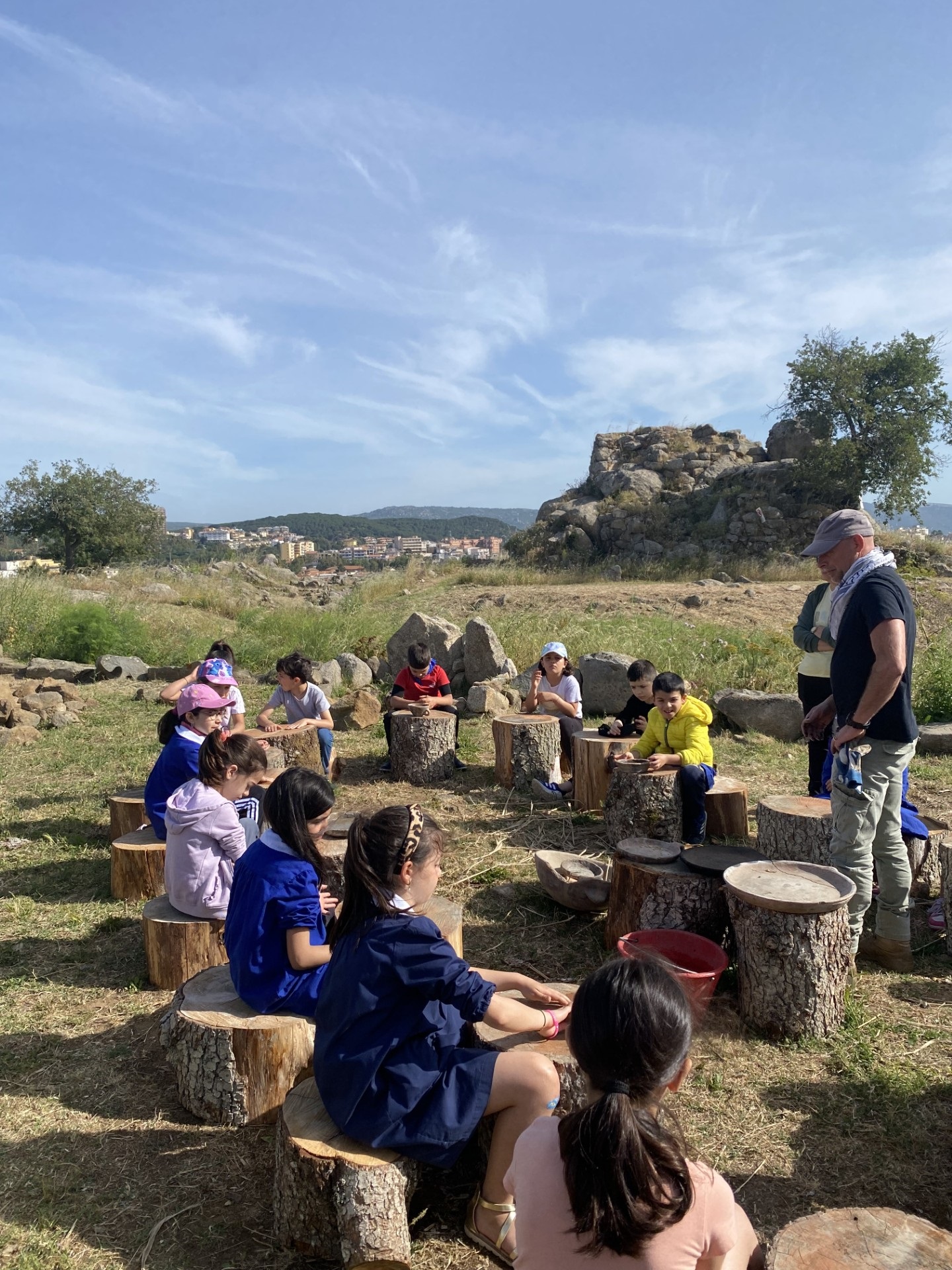 Con i nostri occhi. Con le nostre mani. Gli studenti nuoresi raccontano il loro nuraghe Tanca Manna